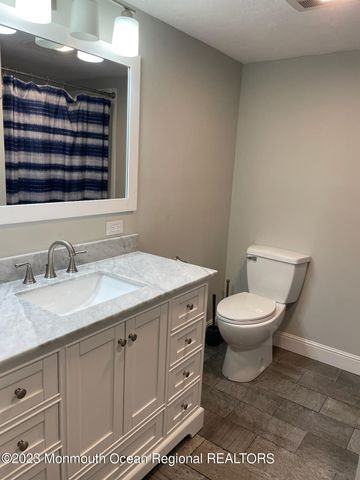 189 Whalepond Road, Oakhurst, NJ 07755