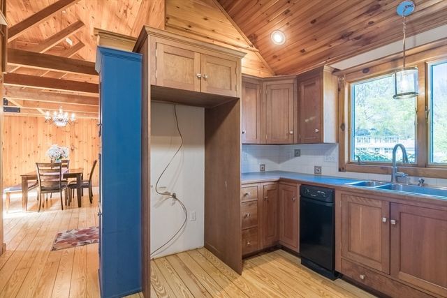 9 Park Dr., Wilbraham, MA 01095