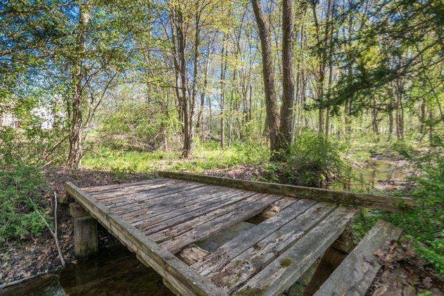 9 Park Dr., Wilbraham, MA 01095