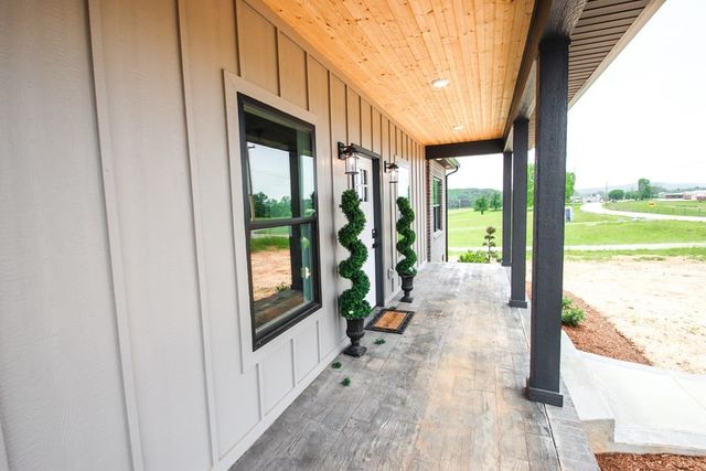 14193 Old Kentucky Rd, Walling, TN 38587