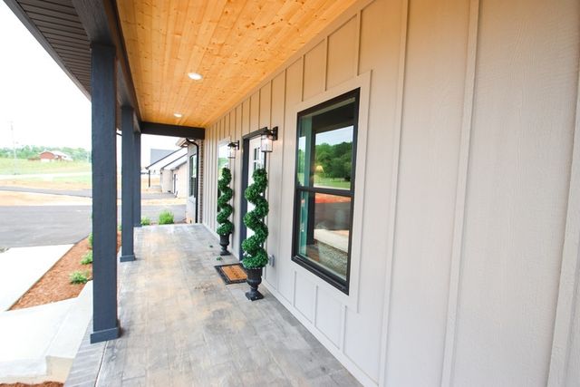 14193 Old Kentucky Rd, Walling, TN 38587