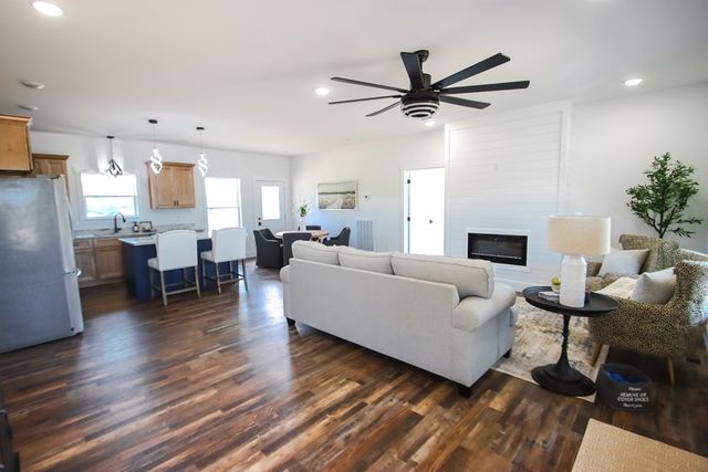 14193 Old Kentucky Rd, Walling, TN 38587