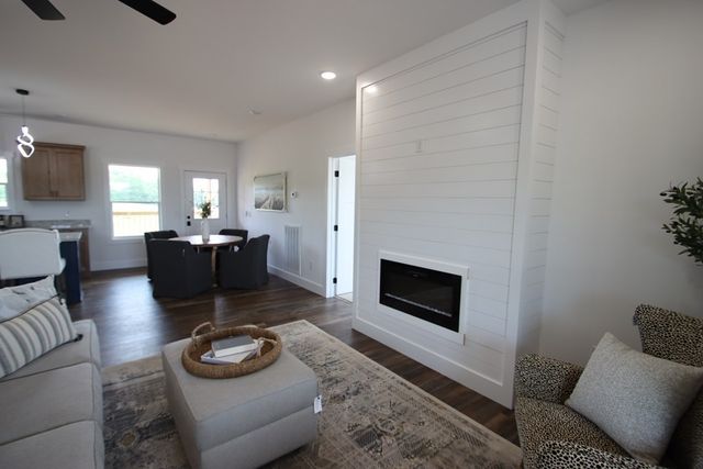 14193 Old Kentucky Rd, Walling, TN 38587