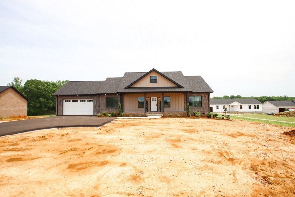 14193 Old Kentucky Rd, Walling, TN 38587