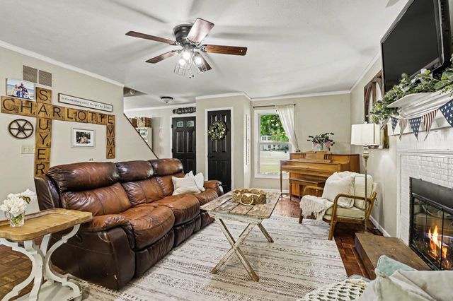 1802 Cross Creek Drive, South Bend, IN 46628