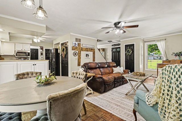 1802 Cross Creek Drive, South Bend, IN 46628