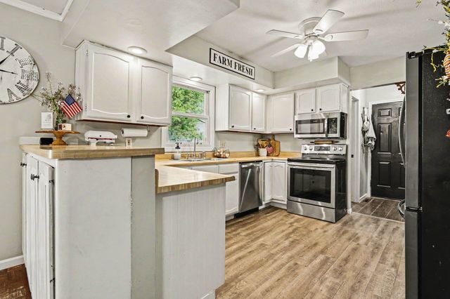 1802 Cross Creek Drive, South Bend, IN 46628