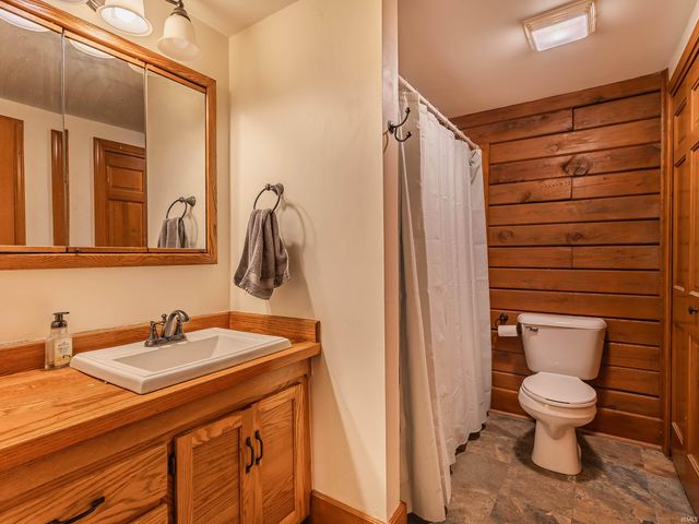 9434 Maysville Road, Fort Wayne, IN 46815