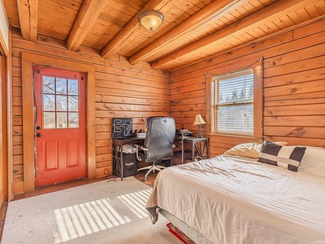 9434 Maysville Road, Fort Wayne, IN 46815