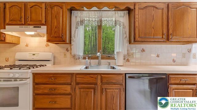54 Indian Trail, Penn Forest Twp, PA 18229