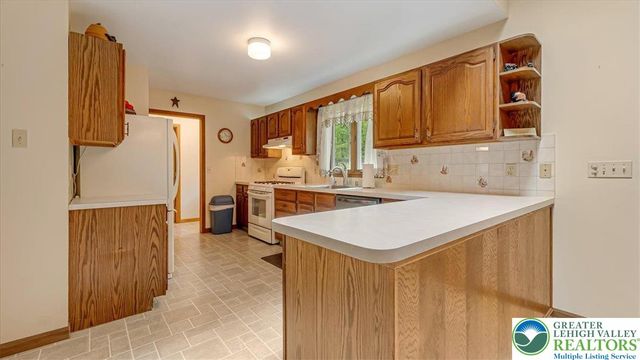 54 Indian Trail, Penn Forest Twp, PA 18229