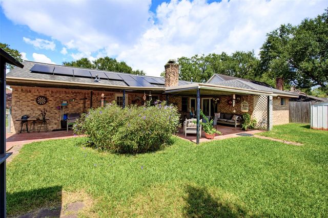 1912 Winding Creek Drive, Pearland, TX 77581