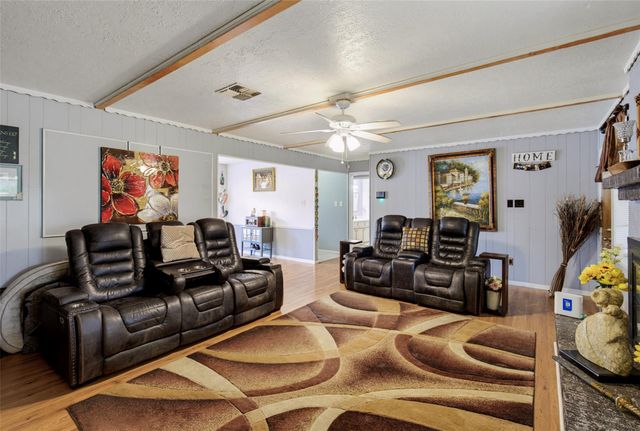 1912 Winding Creek Drive, Pearland, TX 77581