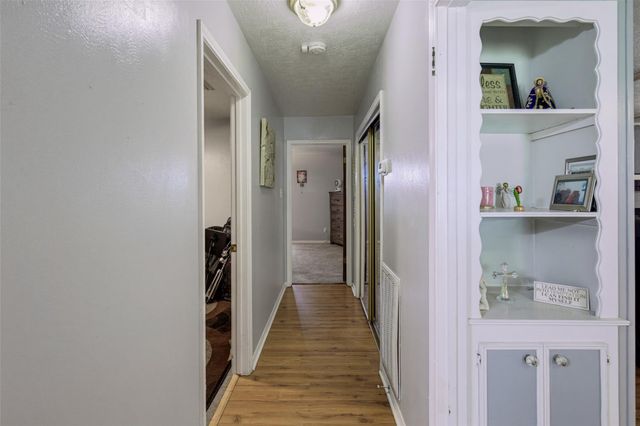 1912 Winding Creek Drive, Pearland, TX 77581
