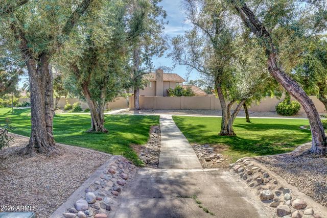 85 W LA VIEVE Lane, Tempe, AZ 85284