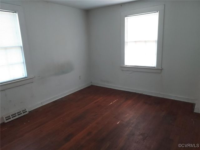 2201 Gordon St, Hopewell, VA 23860
