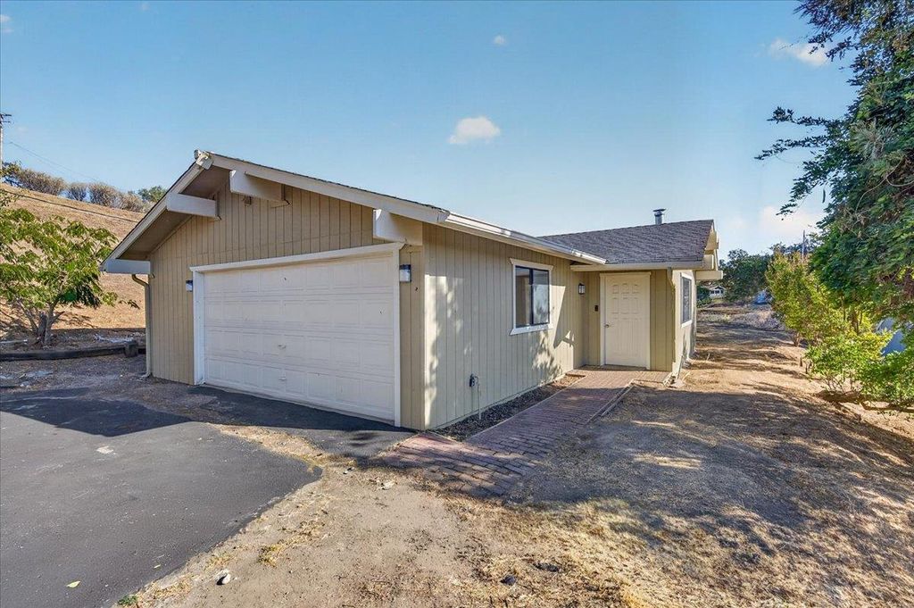 Image 1 of property listing at 28368 River Road Way, Madera, CA 93636
