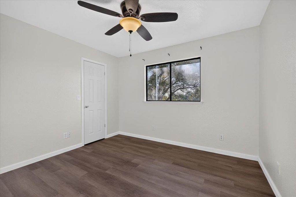 Image 16 of property listing at 28368 River Road Way, Madera, CA 93636