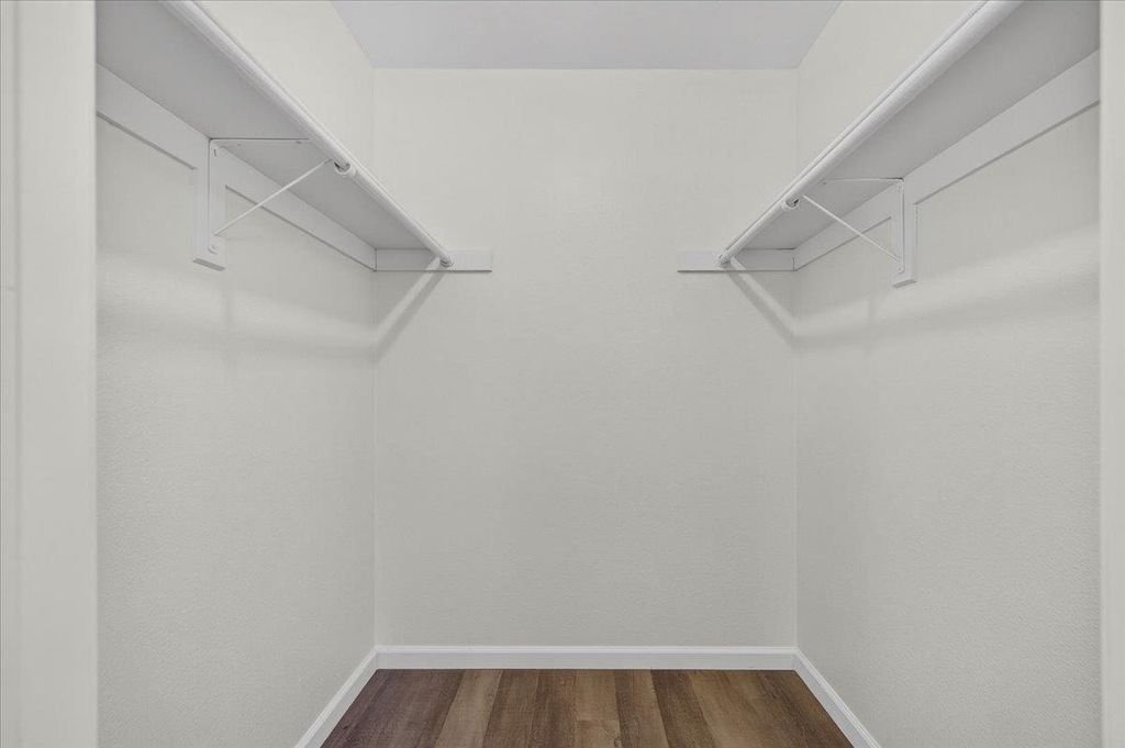 Image 19 of property listing at 28368 River Road Way, Madera, CA 93636