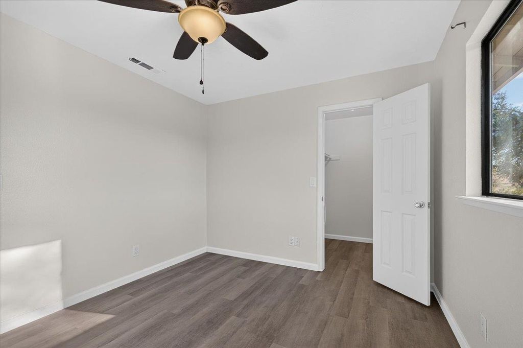 Image 20 of property listing at 28368 River Road Way, Madera, CA 93636