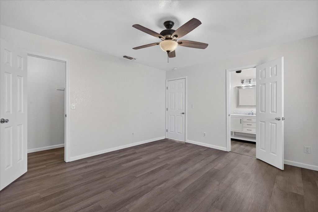 Image 25 of property listing at 28368 River Road Way, Madera, CA 93636