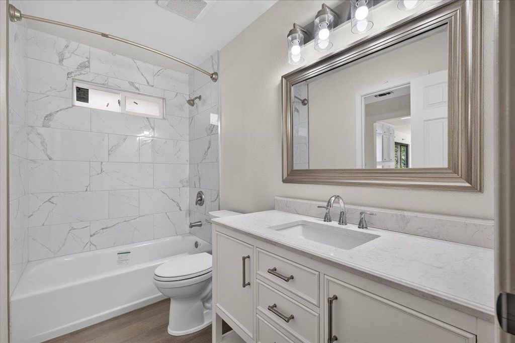 Image 4 of property listing at 28368 River Road Way, Madera, CA 93636