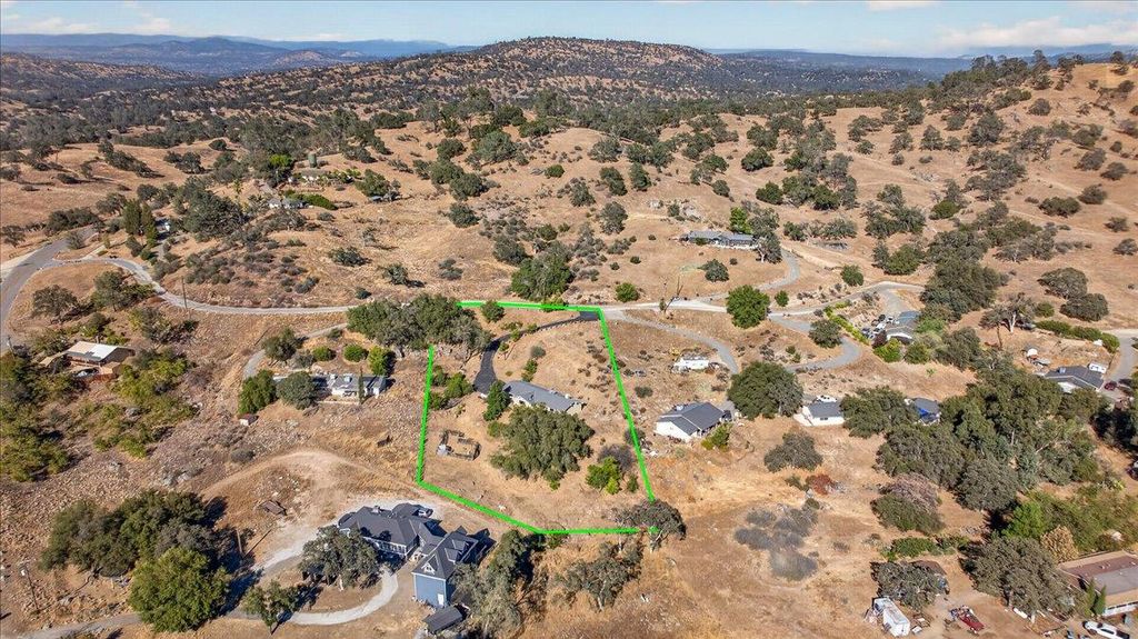 Image 42 of property listing at 28368 River Road Way, Madera, CA 93636