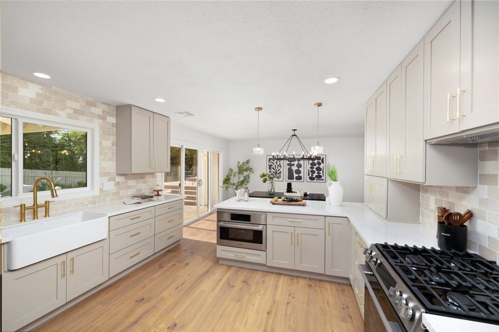 Image 12 of property listing at 13081 Saint Thomas, North Tustin, CA 92705
