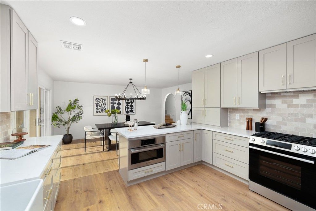Image 13 of property listing at 13081 Saint Thomas, North Tustin, CA 92705