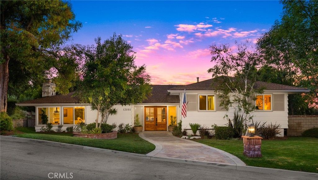 Image 3 of property listing at 13081 Saint Thomas, North Tustin, CA 92705