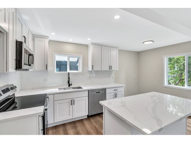 2934 Se 16TH Ave, Portland, OR 97202