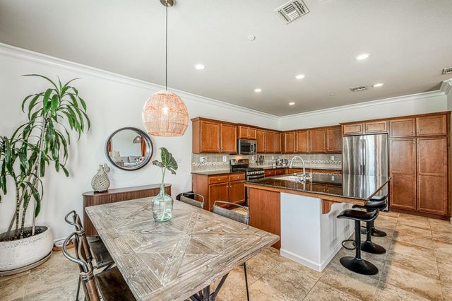 3257 Descanso, Clovis, CA 93619