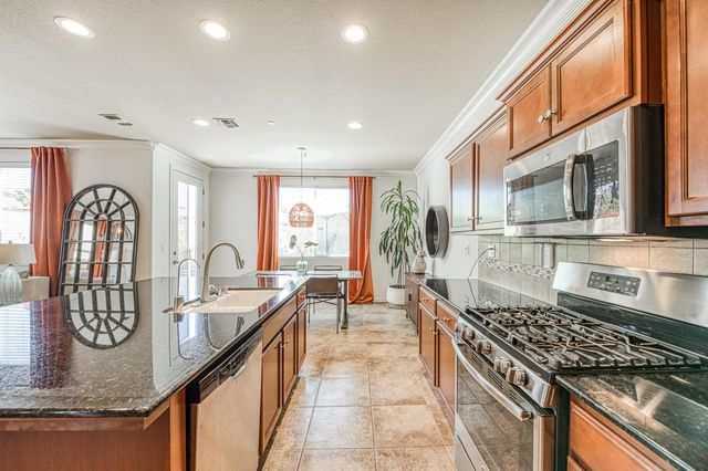3257 Descanso, Clovis, CA 93619