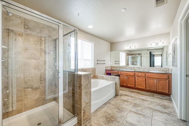 3257 Descanso, Clovis, CA 93619
