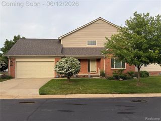 3721 Knightbridge Circle 44, Sterling Heights, MI 48314