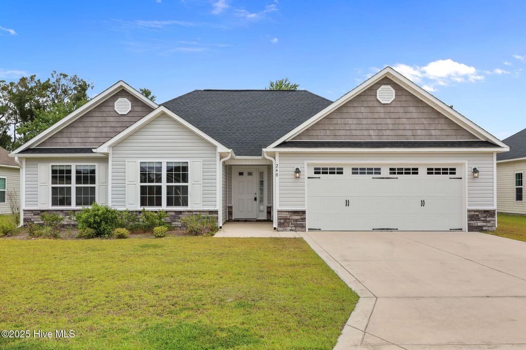 240 Crossroads Store Drive, Jacksonville, NC 28546