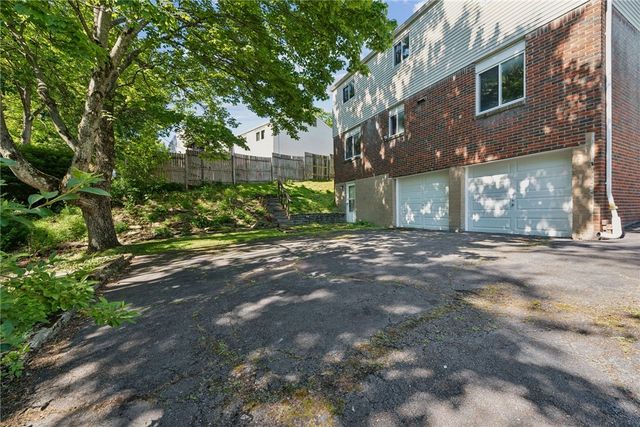 690 Blue Ridge Rd, Plum Boro, PA 15239