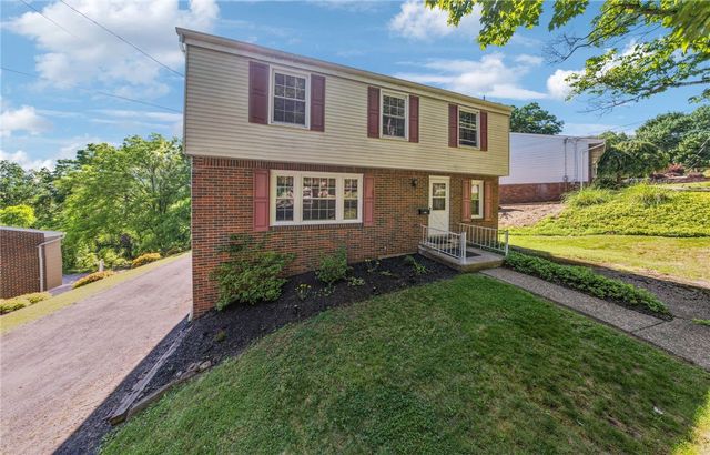 690 Blue Ridge Rd, Plum Boro, PA 15239