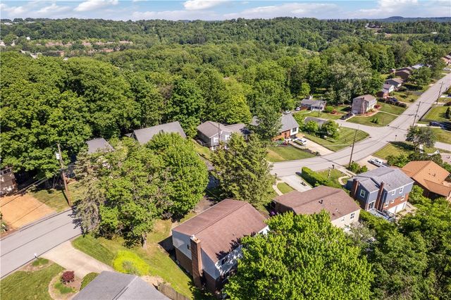 690 Blue Ridge Rd, Plum Boro, PA 15239