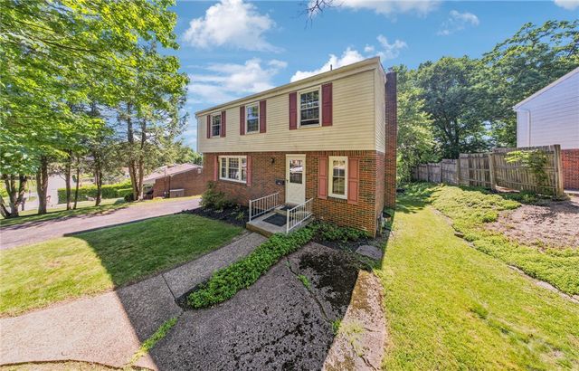 690 Blue Ridge Rd, Plum Boro, PA 15239