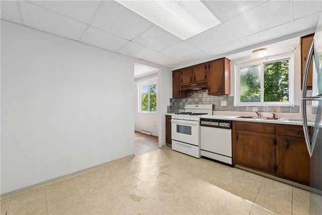 690 Blue Ridge Rd, Plum Boro, PA 15239
