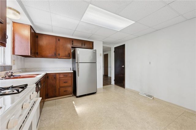 690 Blue Ridge Rd, Plum Boro, PA 15239