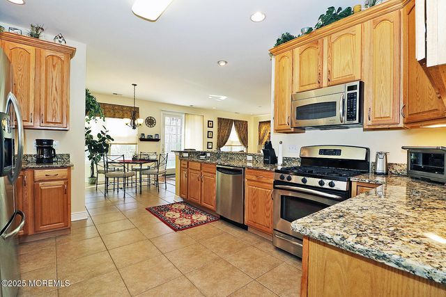 28 Portland Street, Barnegat, NJ 08005