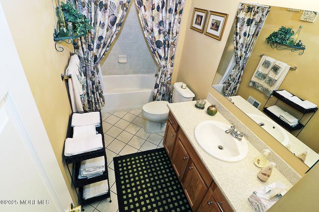 28 Portland Street, Barnegat, NJ 08005