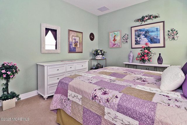 28 Portland Street, Barnegat, NJ 08005