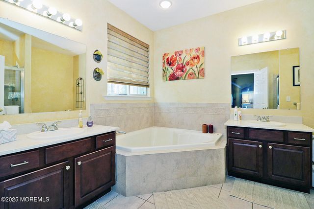 28 Portland Street, Barnegat, NJ 08005