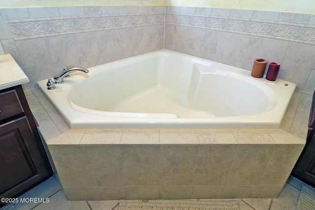 28 Portland Street, Barnegat, NJ 08005