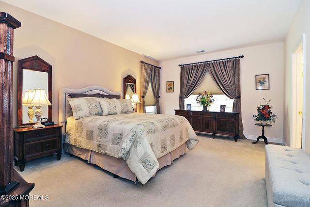 28 Portland Street, Barnegat, NJ 08005