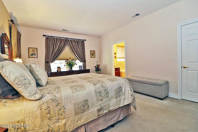 28 Portland Street, Barnegat, NJ 08005