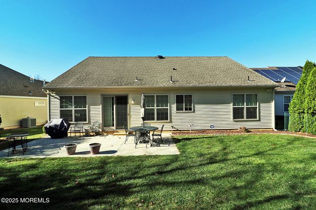 28 Portland Street, Barnegat, NJ 08005